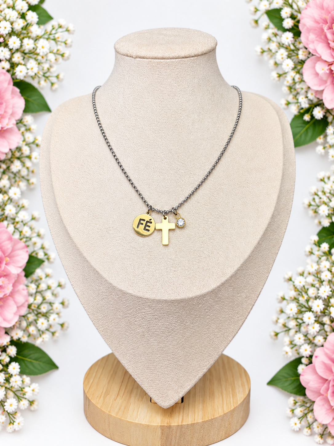 Anclada en Fe Necklace