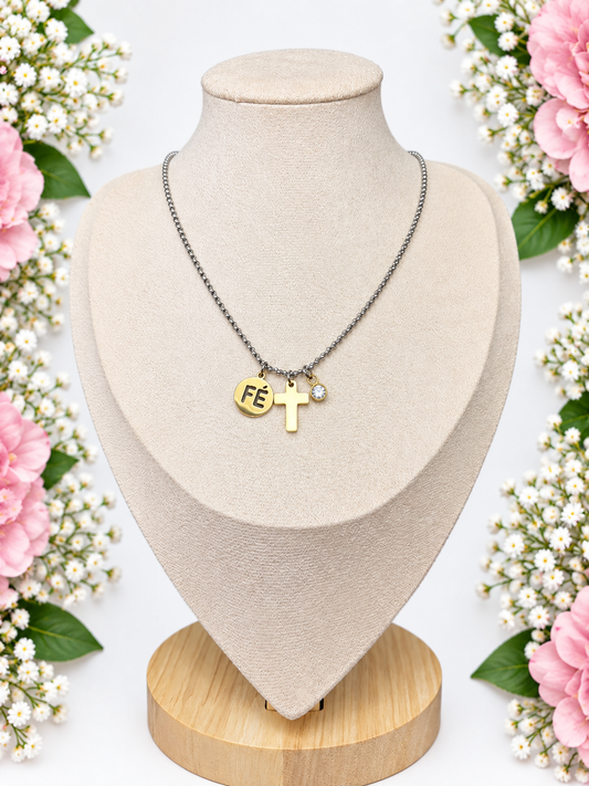 Anclada en Fe Necklace